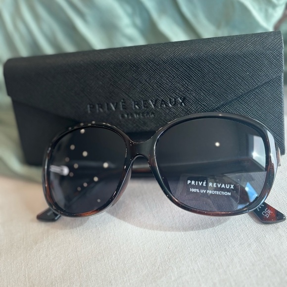 Privé Revaux Girl Boss Oversized Sunglasses – Tortoise Brown - Picture 6 of 8